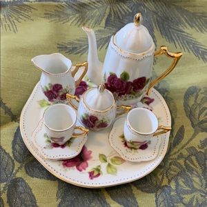 Victoria’s Garden Miniature Tea Set